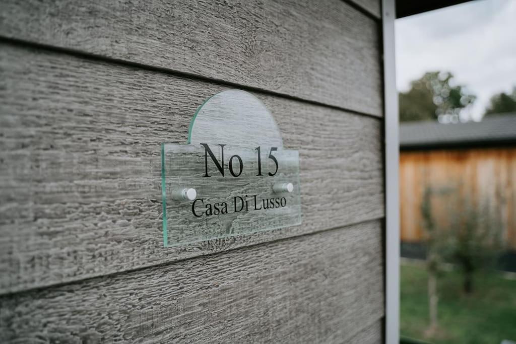 Casa Di Lusso Luxury Lodge วูดฮอลล์สปา ภายนอก รูปภาพ